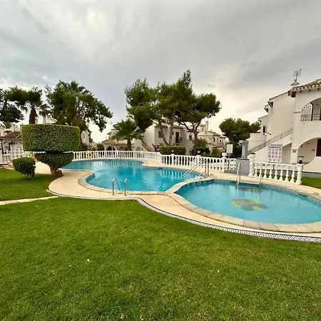 Ancora 4 En Urbanizacion Con Piscina Torrevieja