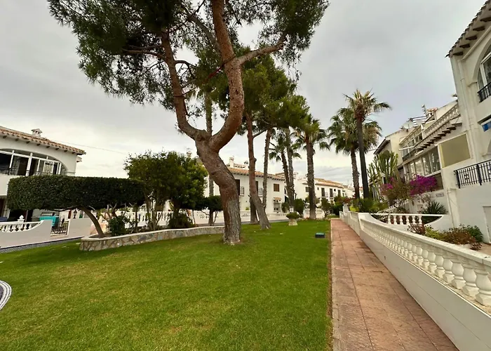 Ancora 4: En Urbanizacion Con Piscina Τορεβιέχα