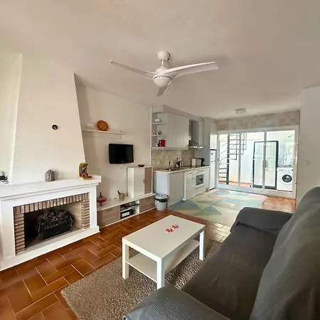 Ancora 4: En Urbanizacion Con Piscina Torrevieja