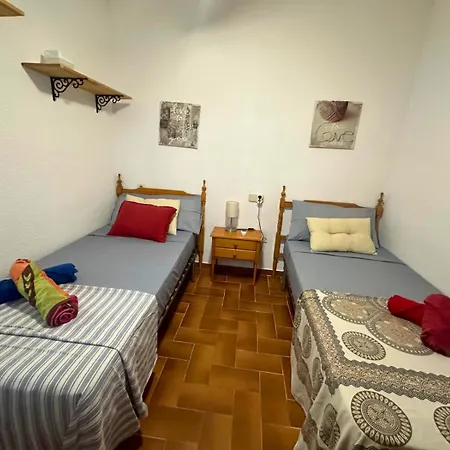 Ancora 4: En Urbanizacion Con Piscina Nyaraló *