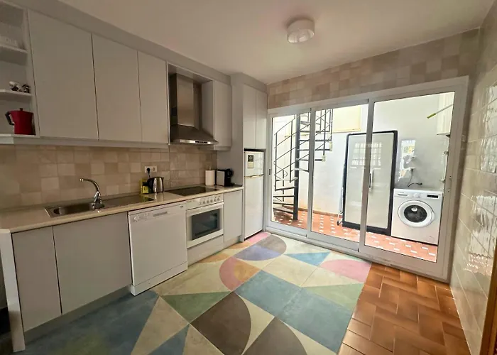 Ancora 4: En Urbanizacion Con Piscina Nyaraló *